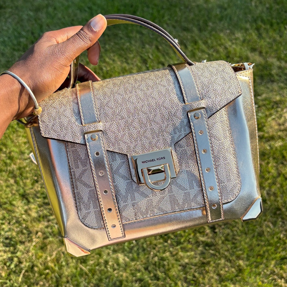 NWT Michael Kors Manhattan Purse- Pale Gold